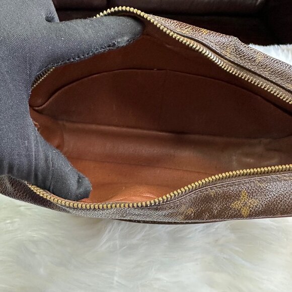 Authentic Louis Vuitton Monogram Compiegne 28 Clutch/Toiletry Bag - Picture 10 of 14